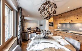 Unique Alpic Style Apartment In The Heart Of Davos